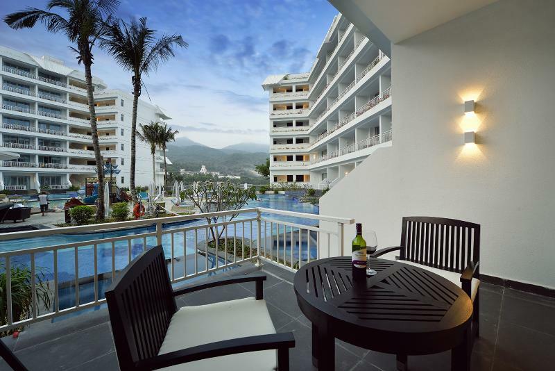 Palace Resort Yalong Bay Sanya Luoyushangcun Exterior photo